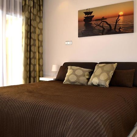 Darlex Apartments Galatex Beach Center Лимасол Экстерьер фото