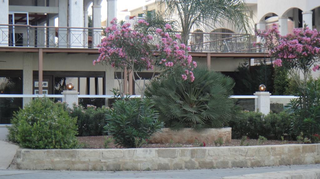Darlex Apartments Galatex Beach Center Лимасол Экстерьер фото