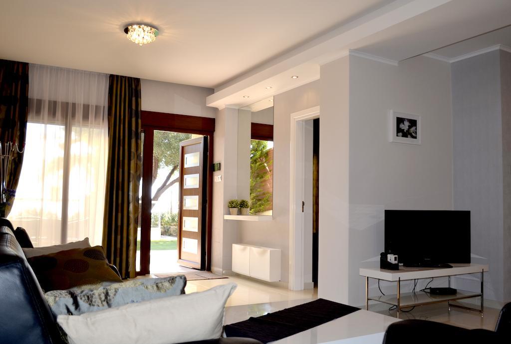 Darlex Apartments Galatex Beach Center Лимасол Номер фото