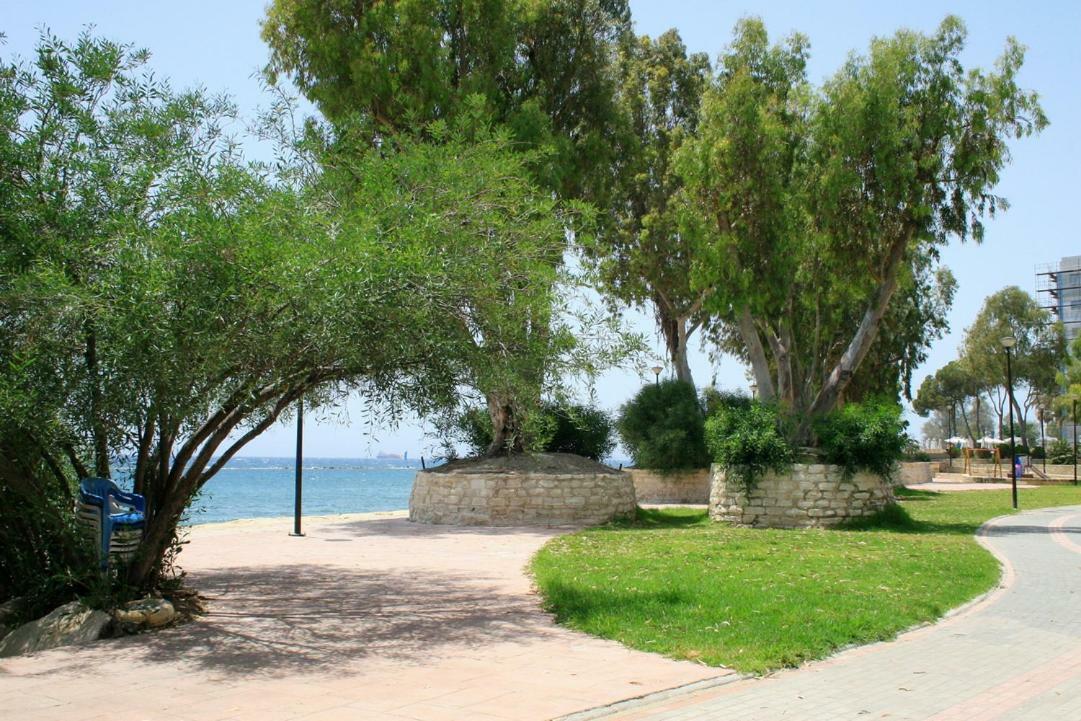 Darlex Apartments Galatex Beach Center Лимасол Экстерьер фото